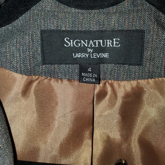 Signature by Larry Levine Women's 2 piece Pant Suit - Picture 2 of 8